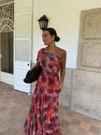 Vestido maxi de malla Toledo con un hombro al descubierto, elegante y moderno