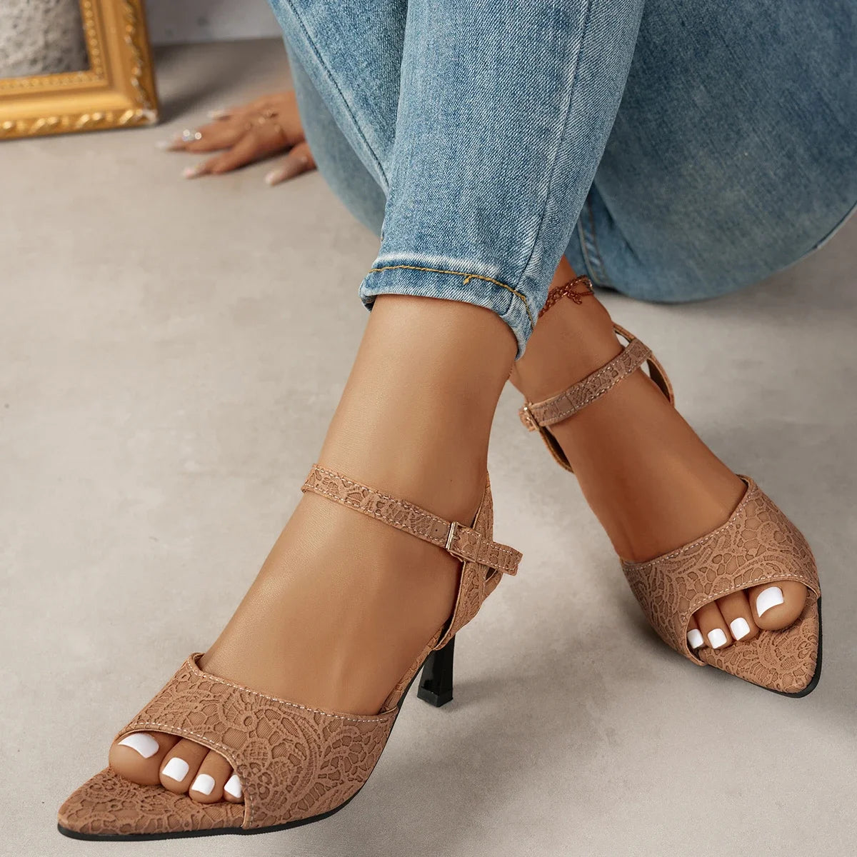 Sandalias para mujer con correa de tobillo y puntera descubierta